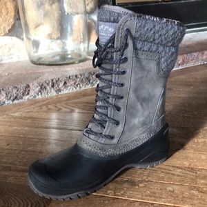 Women’s north face winter boots